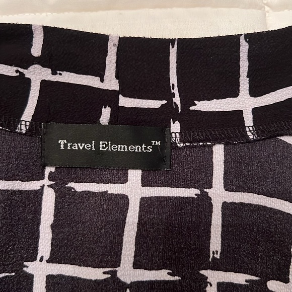 BLACK & WHITE LIGHT COVER PERFECT FOR BLACK DRESSES. TRAVEL ELEMENT - Picture 5 of 7